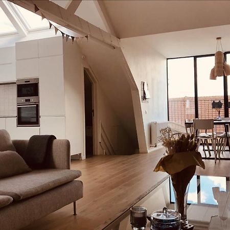 Lichtrijke Loft Bij Restaurant Den Olifant Apartment Ieper Bagian luar foto