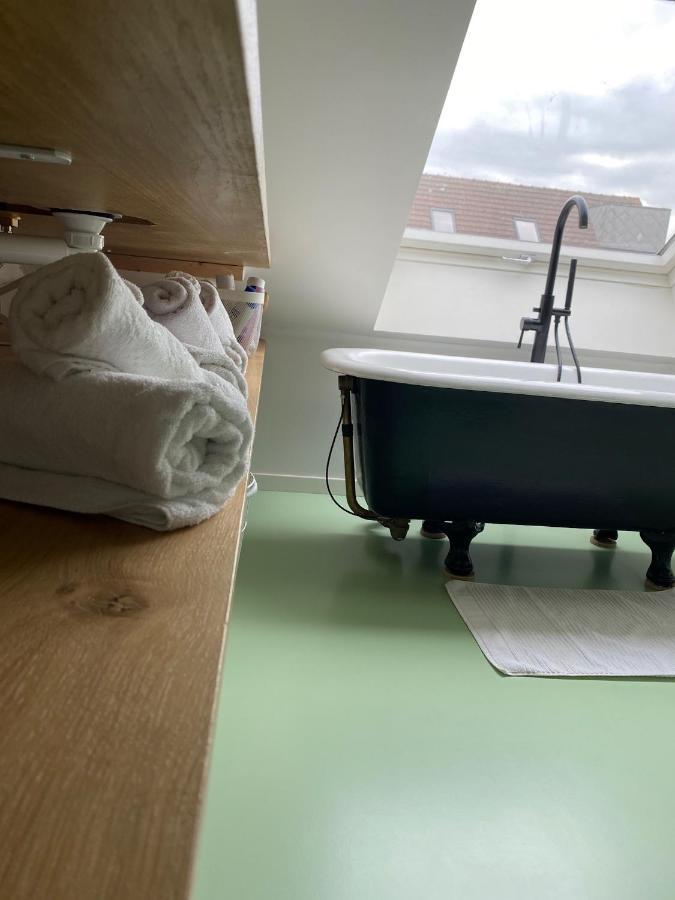 Lichtrijke Loft Bij Restaurant Den Olifant Apartment Ieper Bagian luar foto