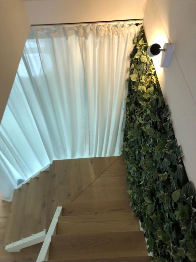 Lichtrijke Loft Bij Restaurant Den Olifant Apartment Ieper Bagian luar foto