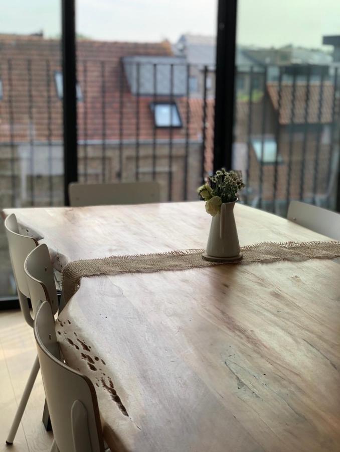 Lichtrijke Loft Bij Restaurant Den Olifant Apartment Ieper Bagian luar foto