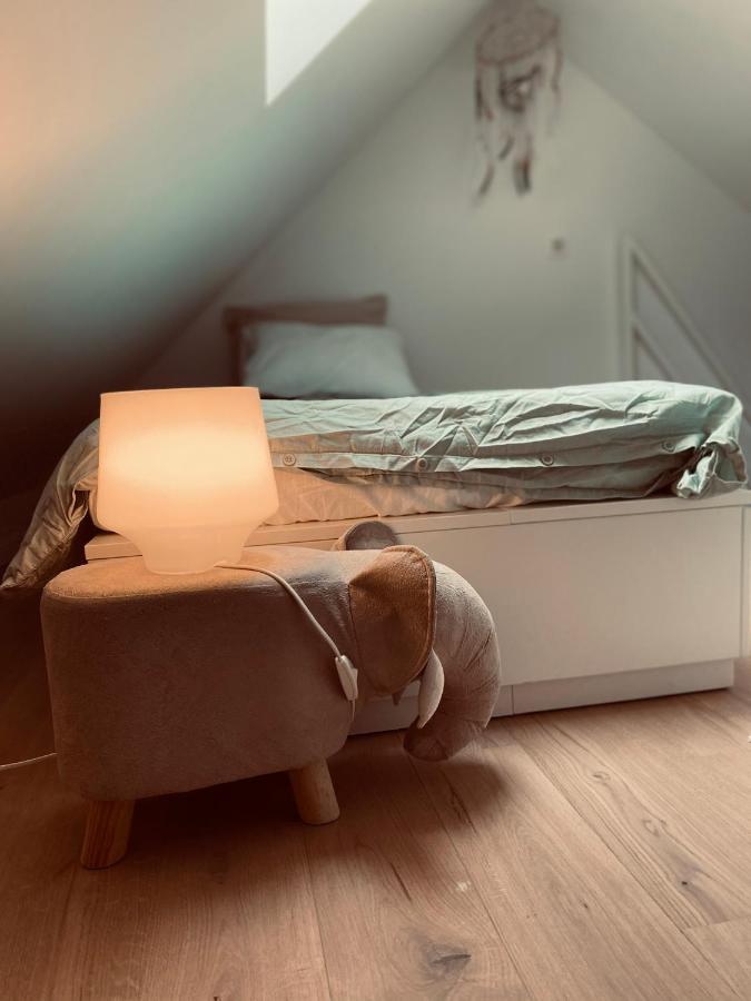 Lichtrijke Loft Bij Restaurant Den Olifant Apartment Ieper Bagian luar foto