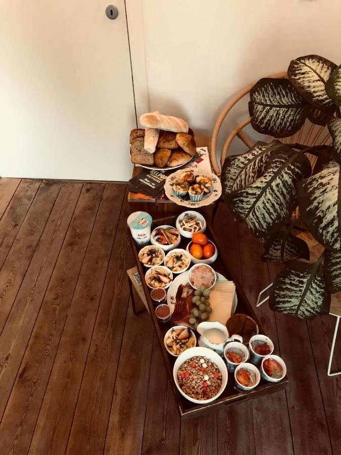 Lichtrijke Loft Bij Restaurant Den Olifant Apartment Ieper Bagian luar foto