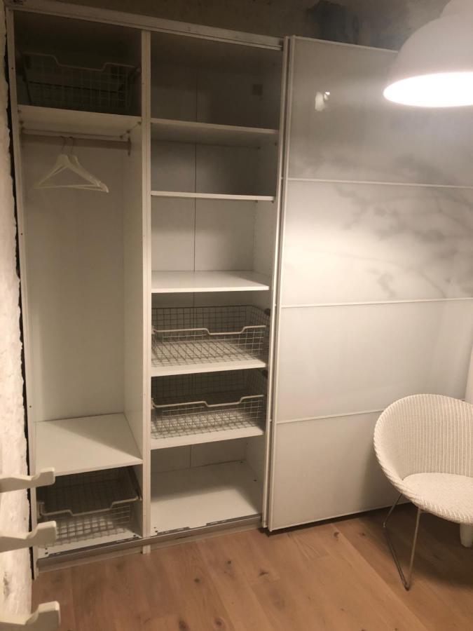 Lichtrijke Loft Bij Restaurant Den Olifant Apartment Ieper Bagian luar foto