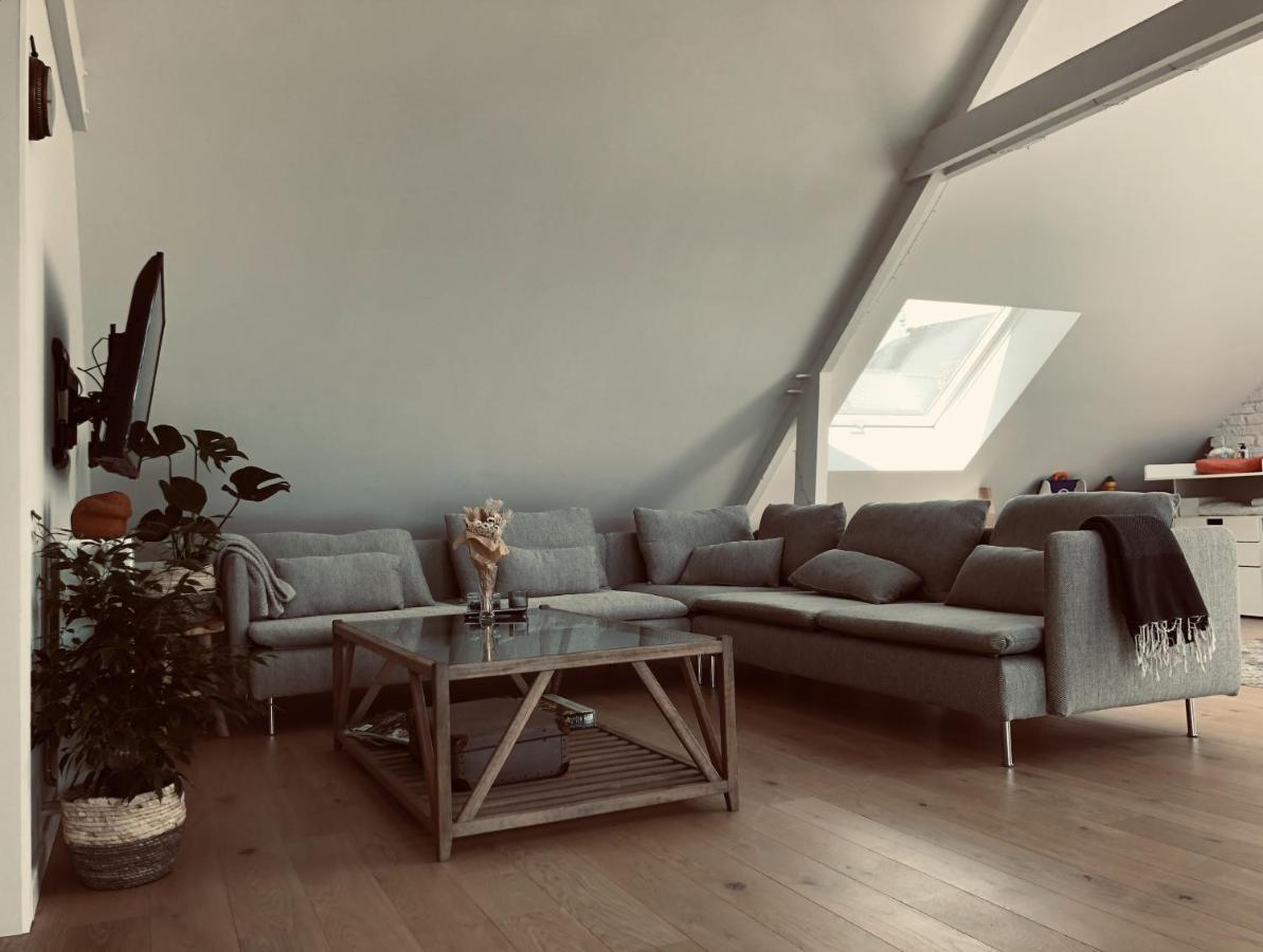 Lichtrijke Loft Bij Restaurant Den Olifant Apartment Ieper Bagian luar foto