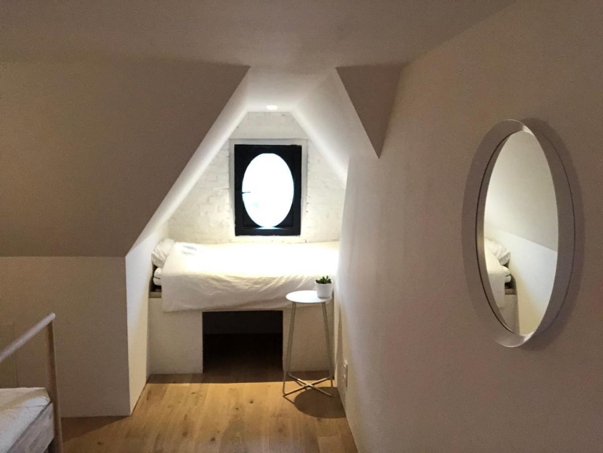 Lichtrijke Loft Bij Restaurant Den Olifant Apartment Ieper Bagian luar foto