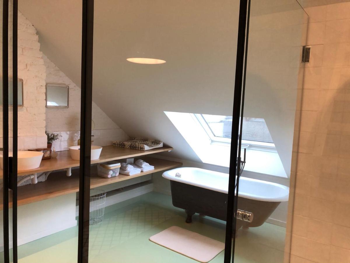 Lichtrijke Loft Bij Restaurant Den Olifant Apartment Ieper Bagian luar foto
